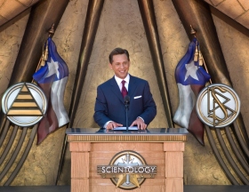 David Miscavige, Scientologi religionens kirkelige leder, stod for indvielsen af Scientologi Kirken Dallas, hvor han sagde, at Texas’ drømme om åndelig frihed, ville blive virkeliggjort.
